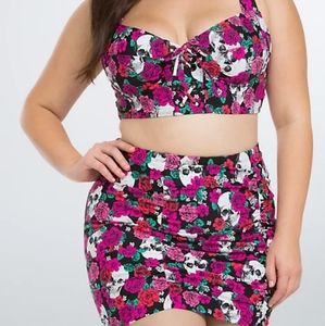 TORRID SIZE 1 SKULLS & ROSES SWIMSUIT